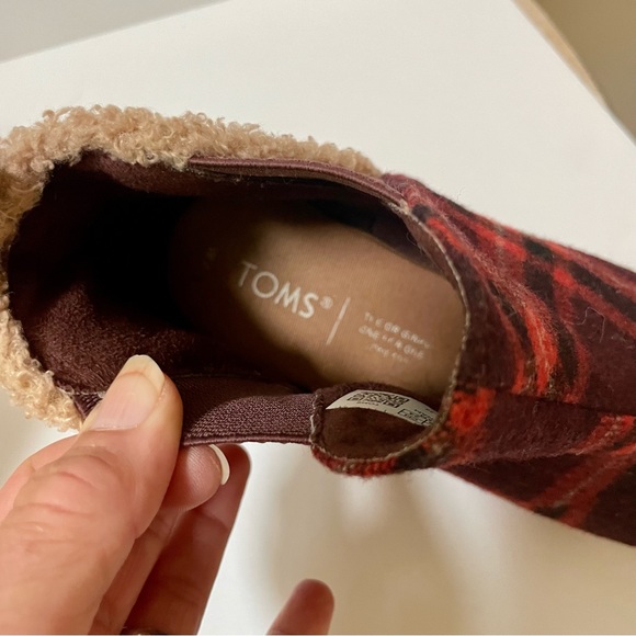 Toms Kelsey Barn Red Plaid Wedge Booties Size 7 - Picture 11 of 15